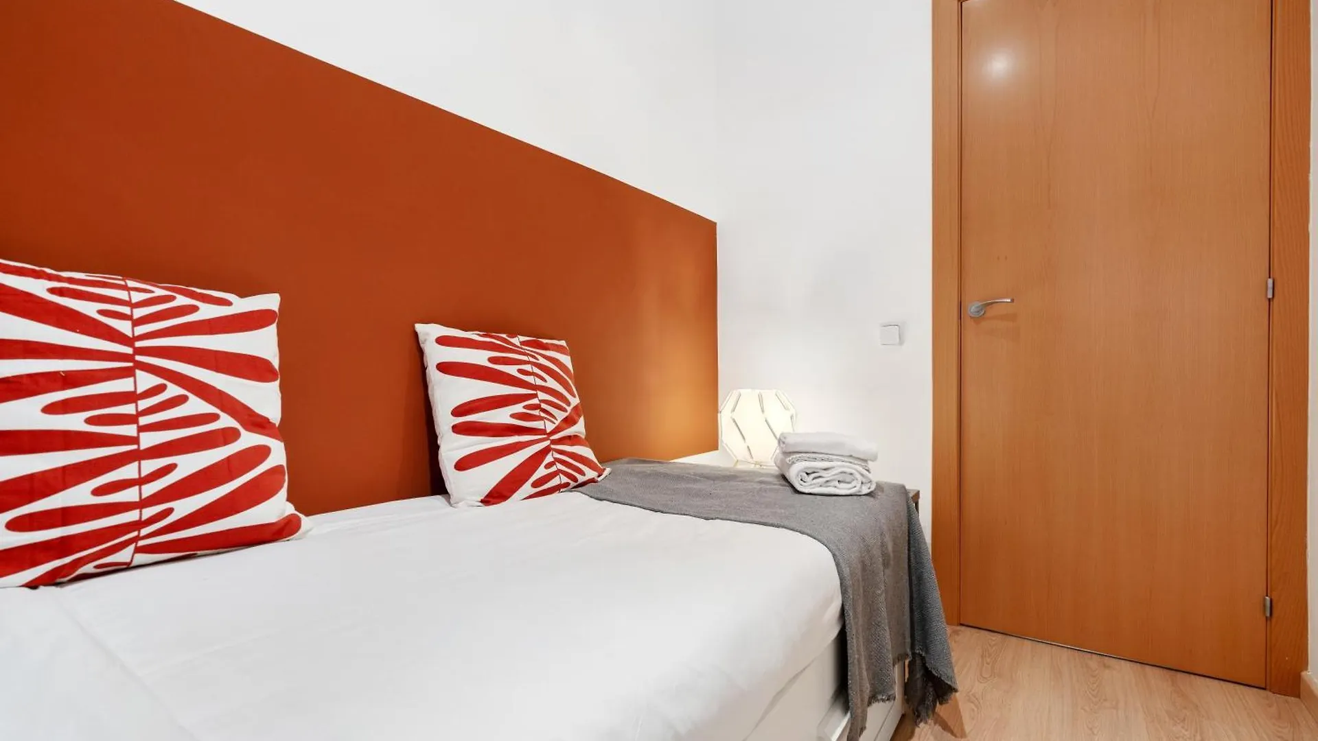 Recently Renovated 2 Bedroom Apartment In Eixample バルセロナ