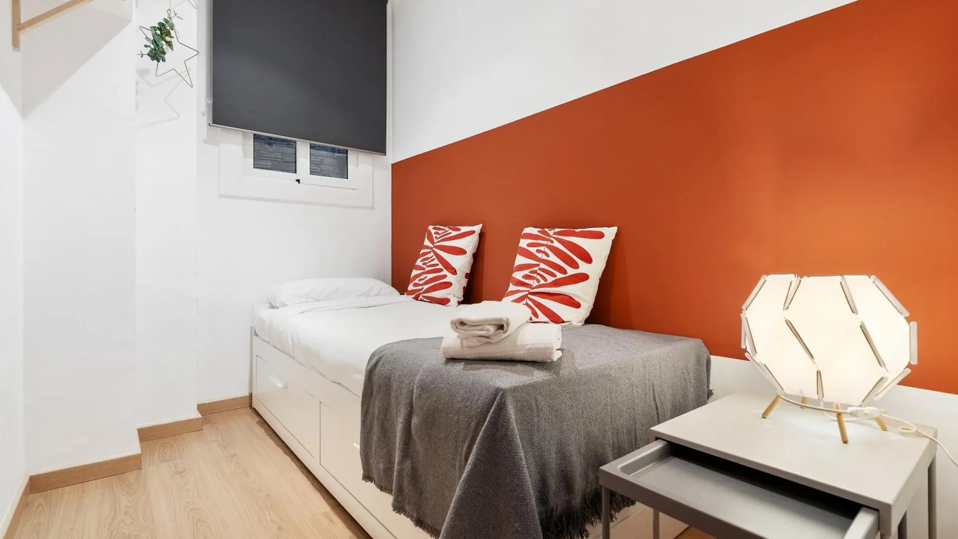 Recently Renovated 2 Bedroom Apartment In Eixample バルセロナ